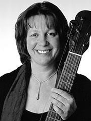 Raphaella Smits, guitarist