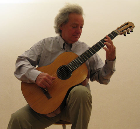 Carlo Domeniconi, Komponist und Gitarrist. Foto von David John.